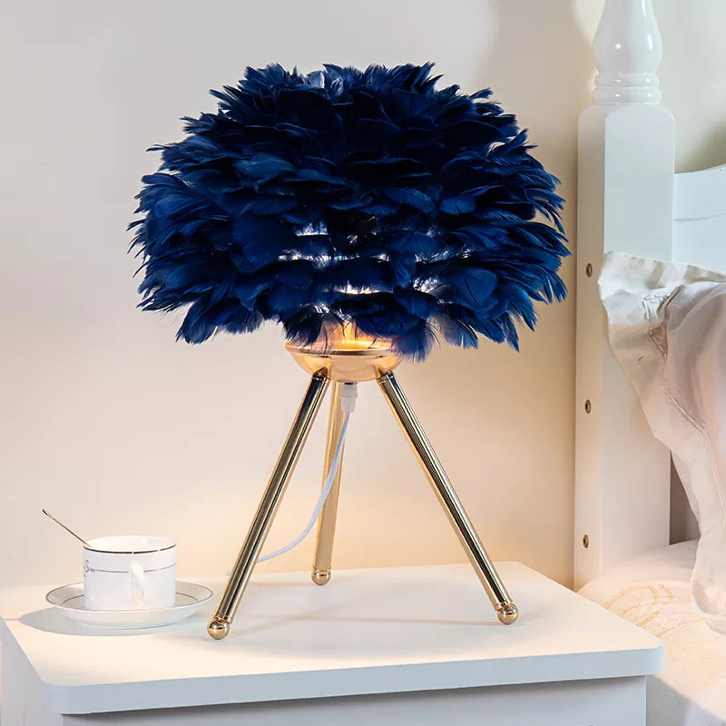 Lampe de chevet en plume d’oie et pieds en métal au style moderne et romantique
