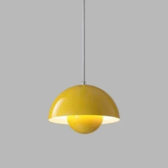 Suspension artistique au design coloré