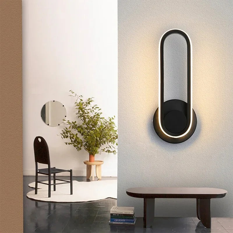 Applique murale rotative à 330° noire ou blanche au design futuriste