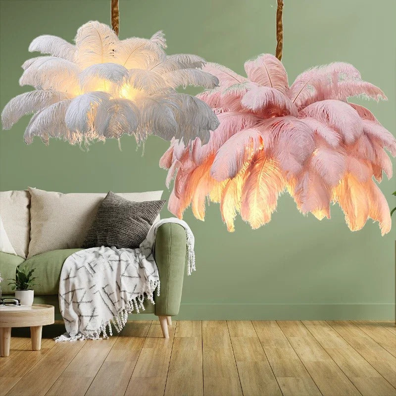 Lustre doré en plumes blanches en forme de palmier