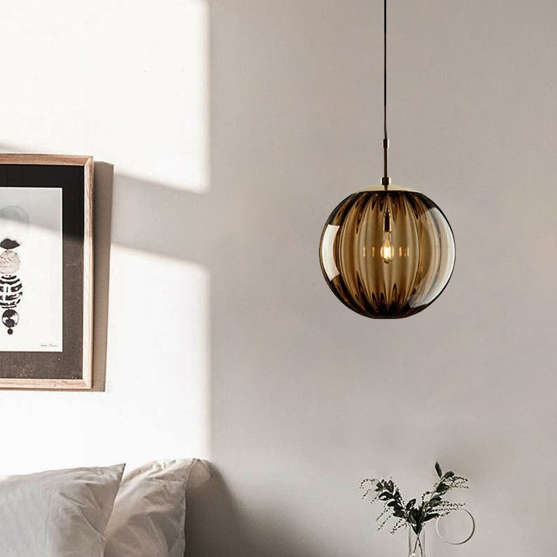 Suspension en forme de boule en verre