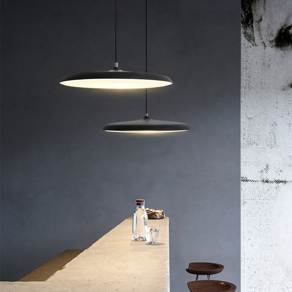 Suspension à LED au design nordique et circulaire en forme de disque