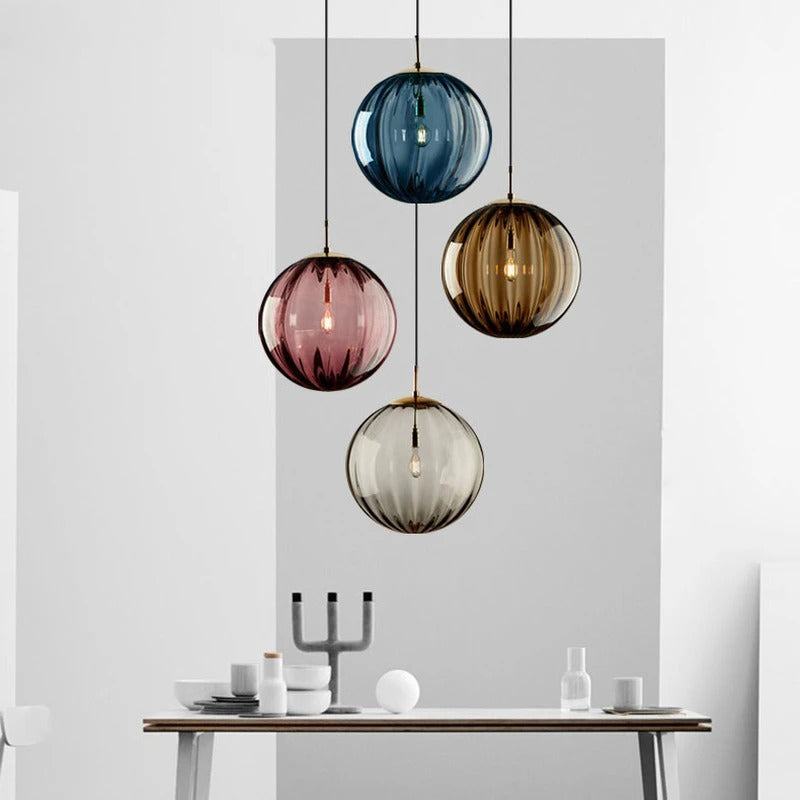 Suspension en forme de boule en verre
