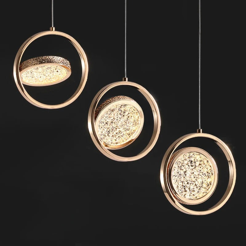 Suspension cercle doré et verre ondulé