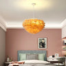 Suspension boule ornée de plumes, rose, blanc, gris, rouge ou jaune