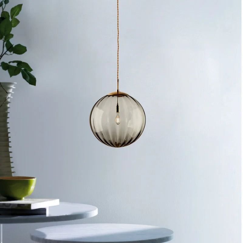 Suspension en forme de boule en verre